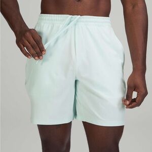 LULULEMON PACE BREAKER MENS LINERLESS 7 inseam shorts
